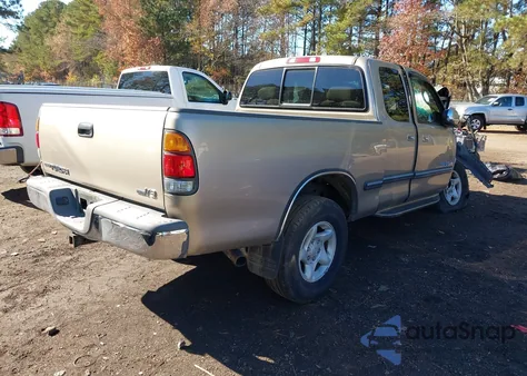2002 Toyota Tundra Sr5 V8 z USA, uszkodzony, nr VIN 5TBRT34122S228996